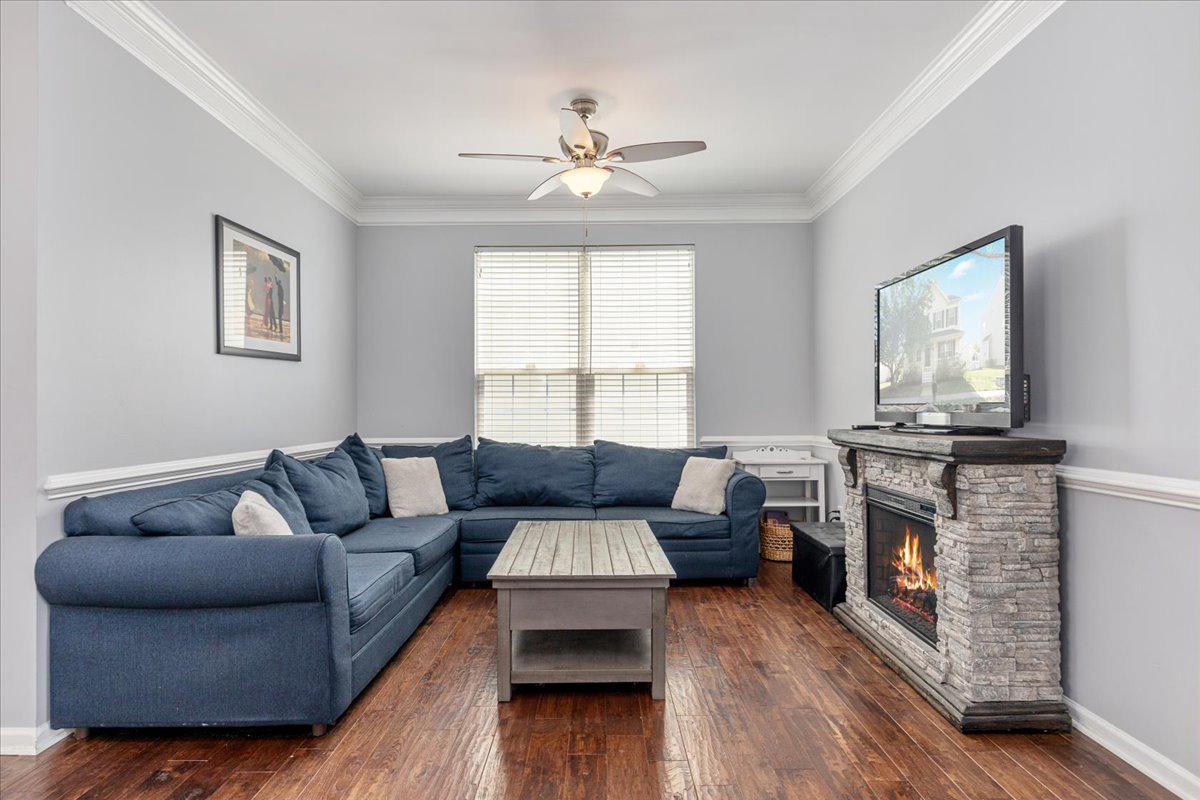 SOUTH RIDING - Residential