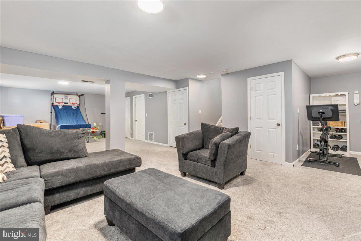 SOUTH RIDING - Residential