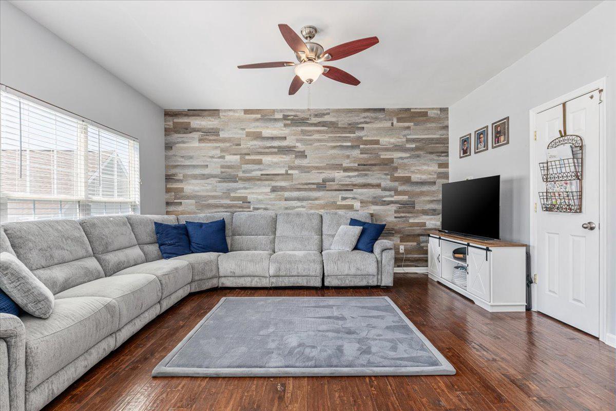 SOUTH RIDING - Residential