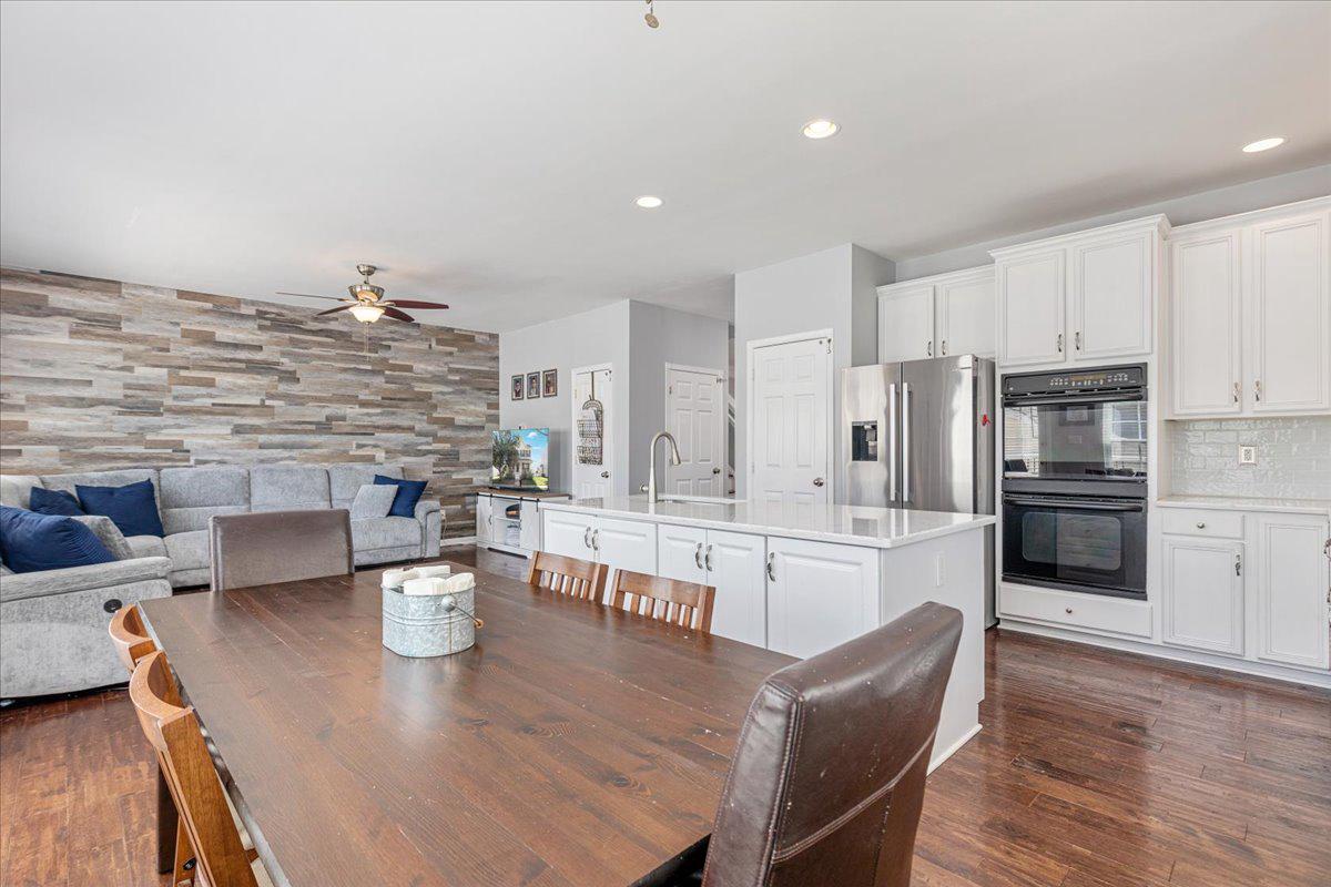 SOUTH RIDING - Residential