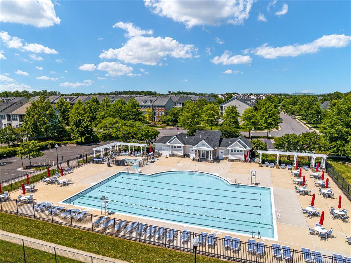 SOUTH RIDING - Residential