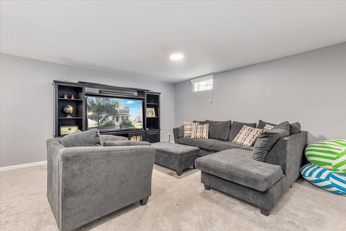 SOUTH RIDING - Residential