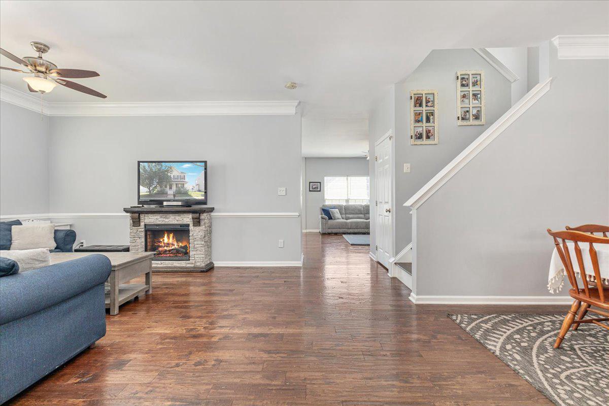 SOUTH RIDING - Residential