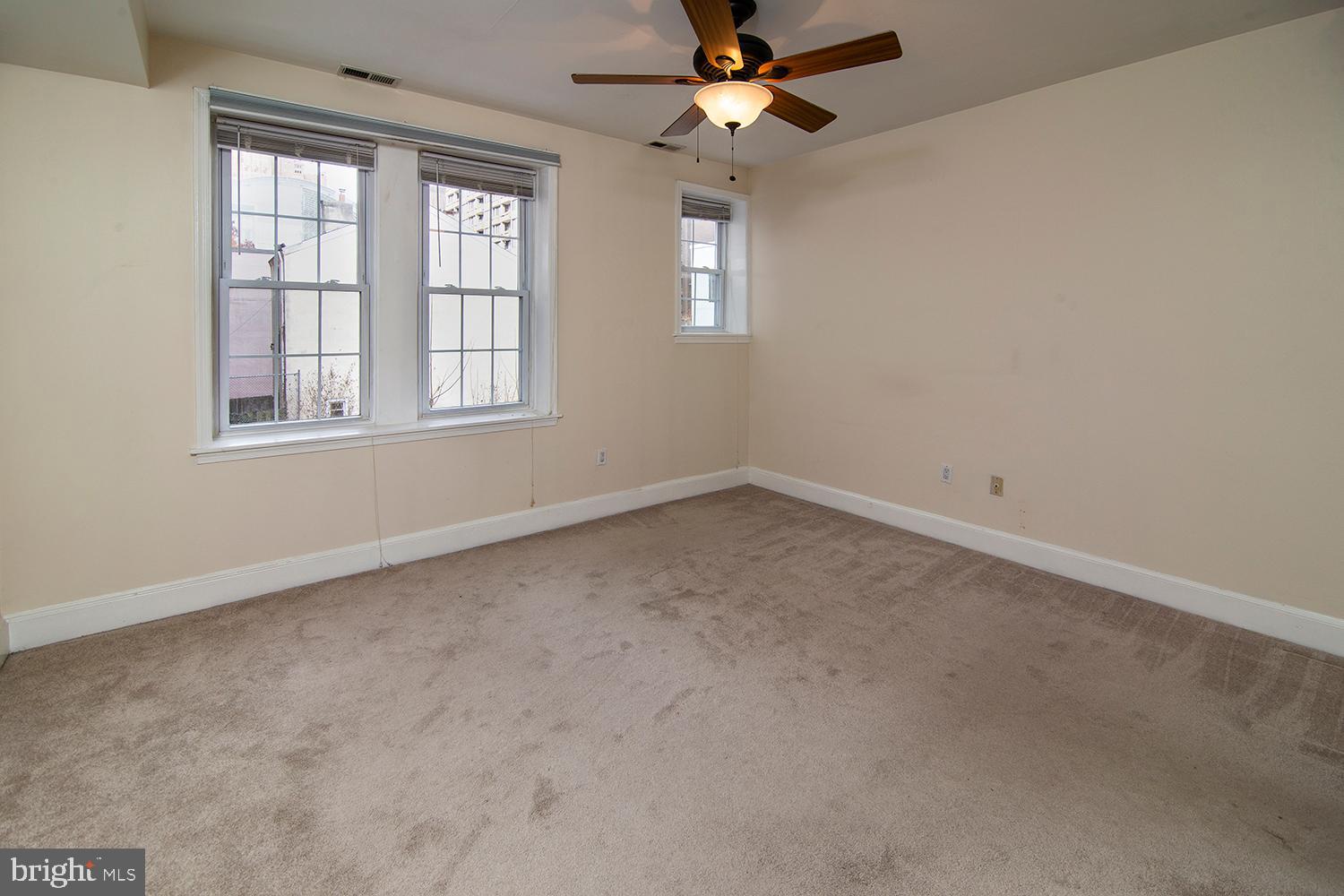 WASHINGTON SQ - Residential Lease