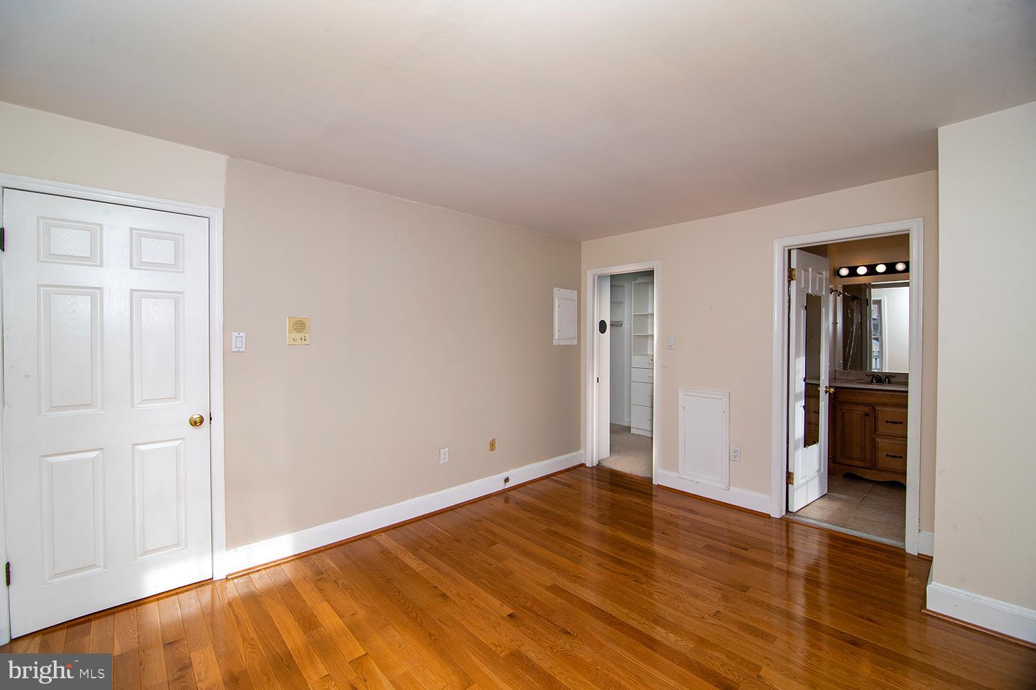 WASHINGTON SQ - Residential Lease