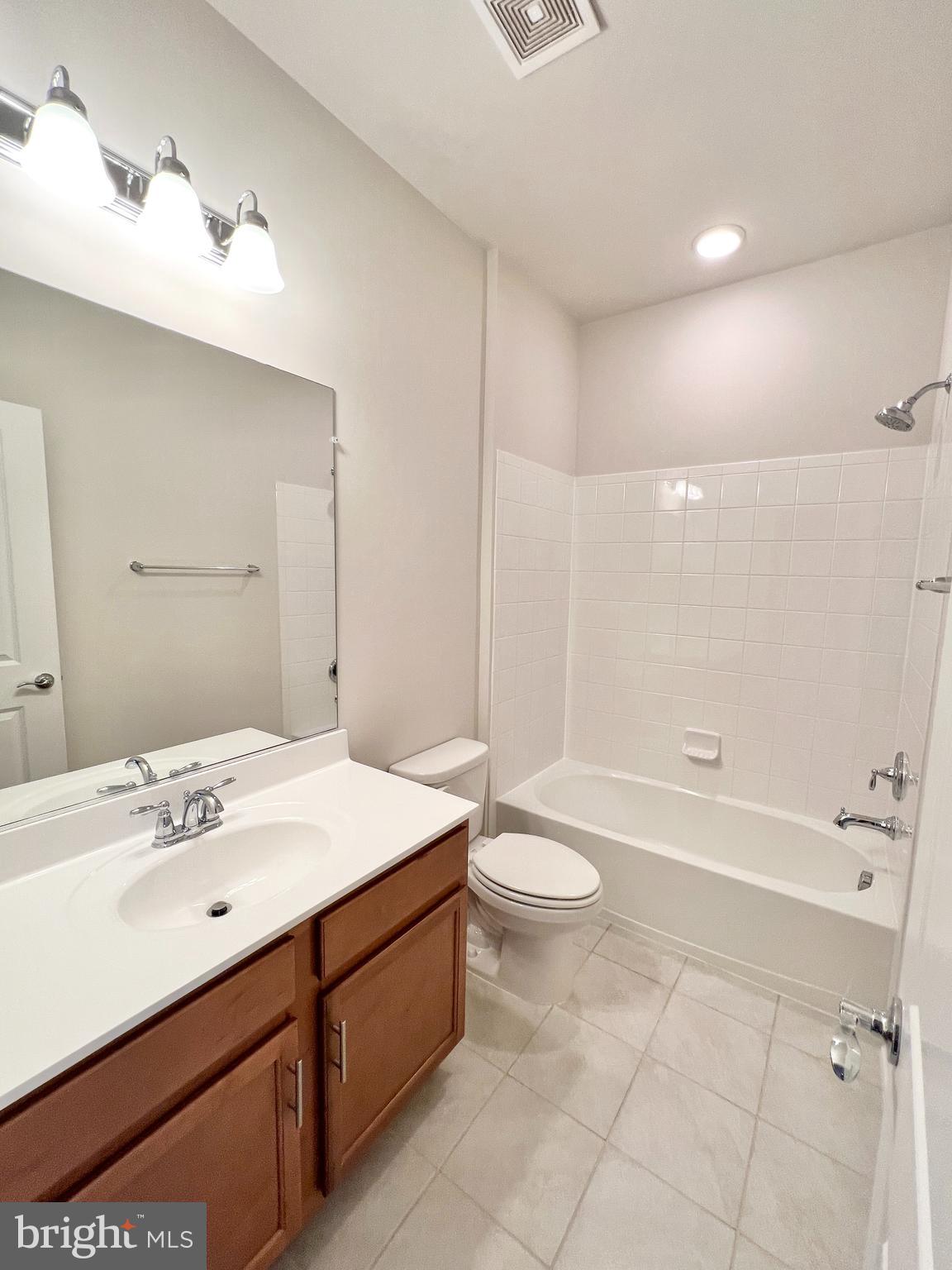 POTOMAC SHORES - Residential Lease