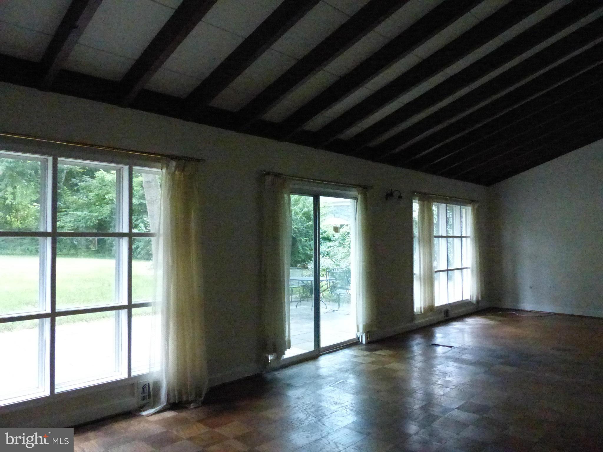 RIVER OAKS - Residential