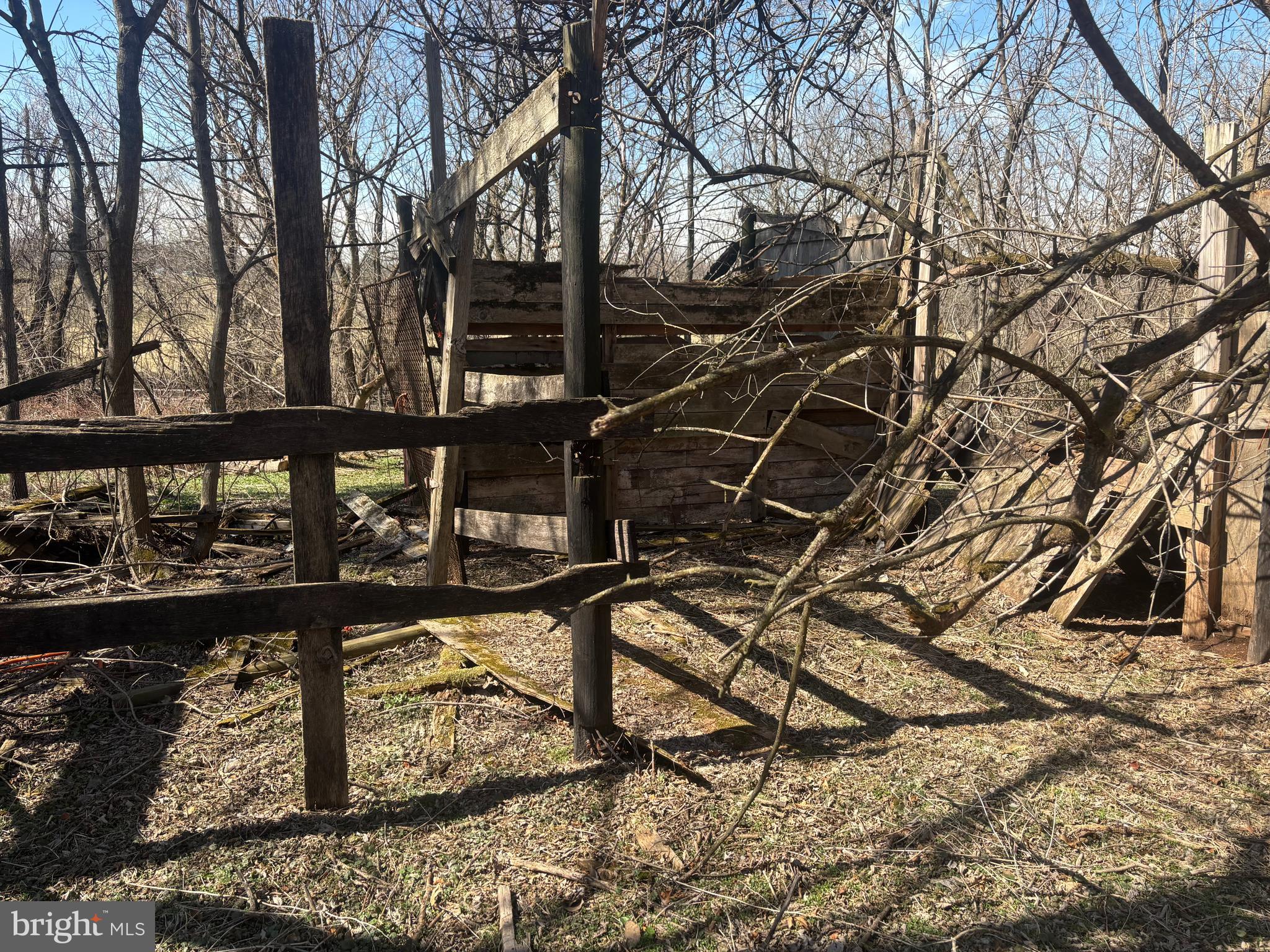 851 MINSI TRAIL