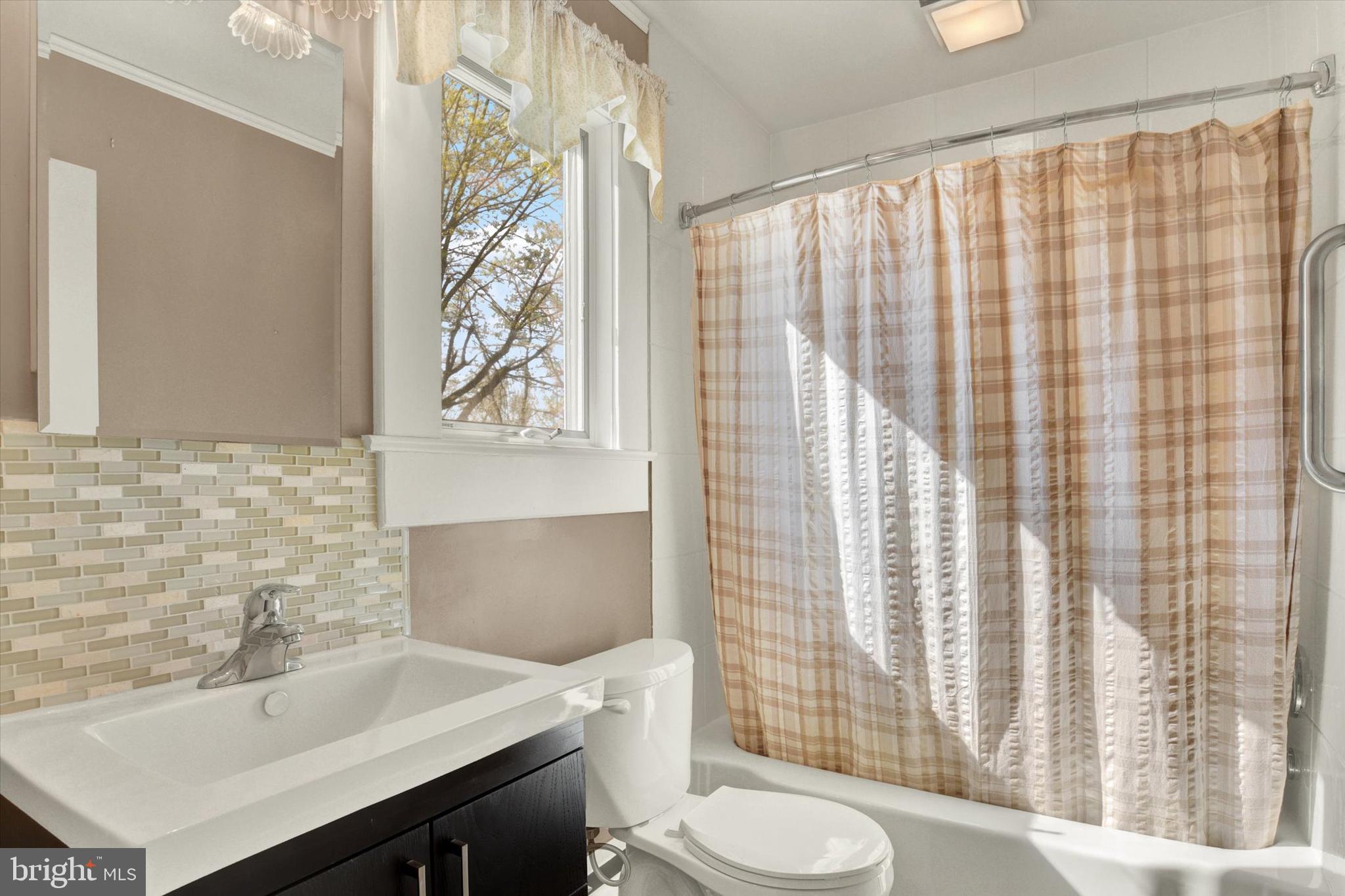 GREEN LANE FARMS - Residential