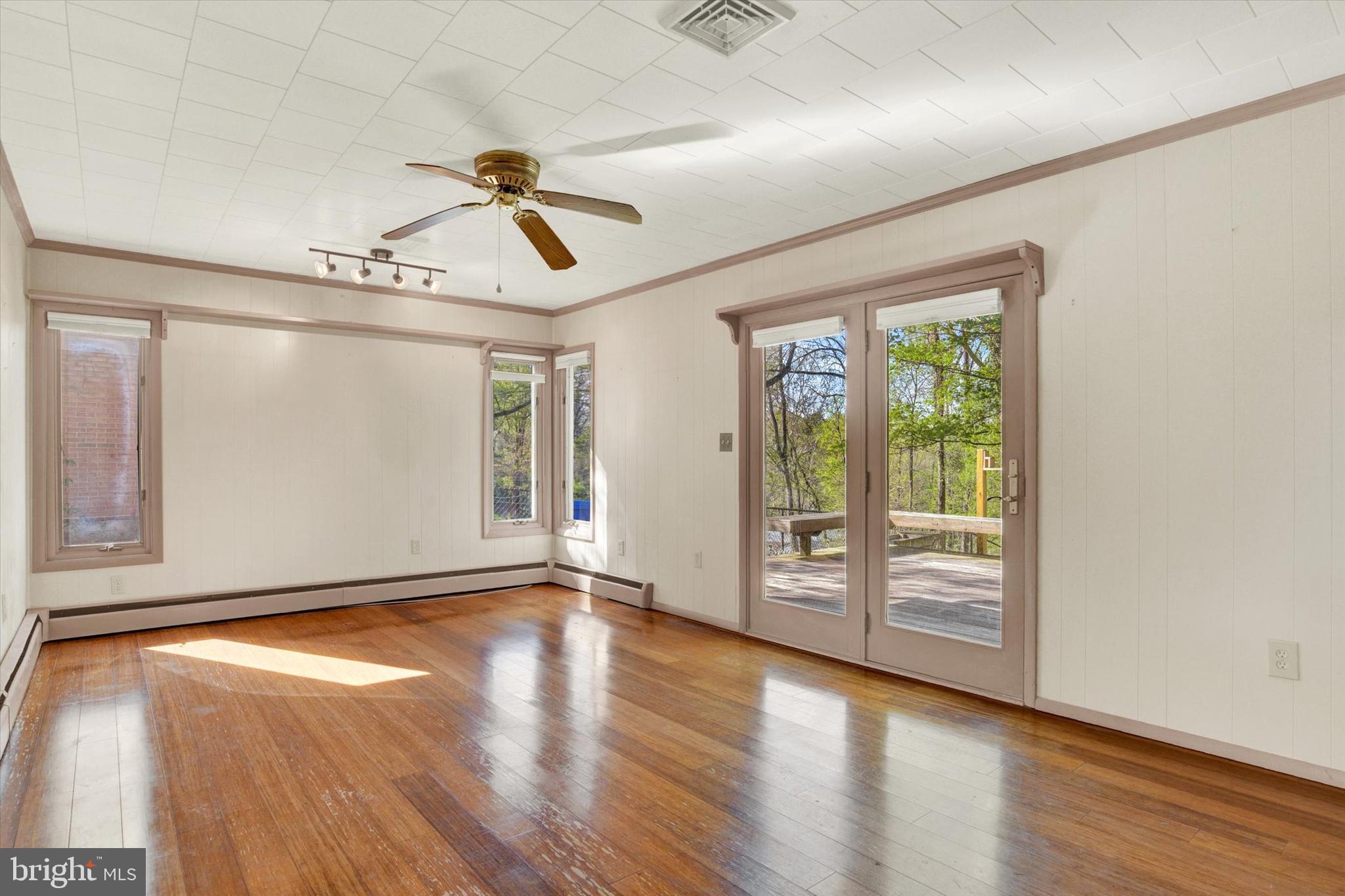 GREEN LANE FARMS - Residential