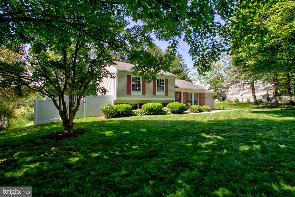 Photo of 3324 Pin Oak Lane, MOUNTVILLE, PA 17554 (MLS # PALA2070354)
