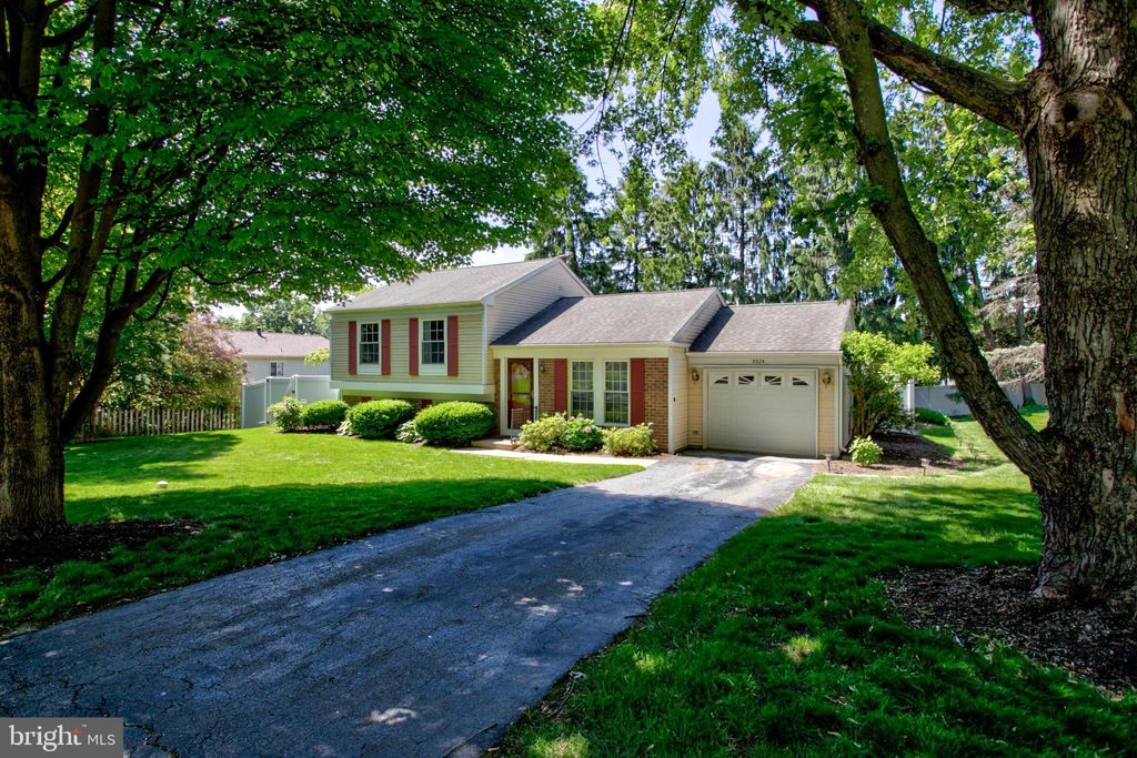 Photo of 3324 Pin Oak Lane, MOUNTVILLE, PA 17554 (MLS # PALA2070354)