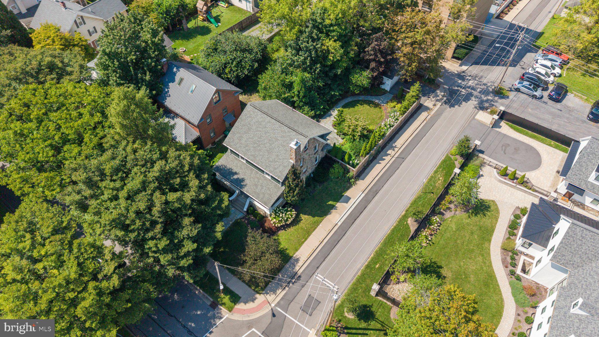 465 E FOSTER AVENUE