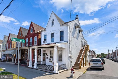 Photo of 123 S EIGHTH ST, COLUMBIA, PA 17512 (MLS # PALA2035876)