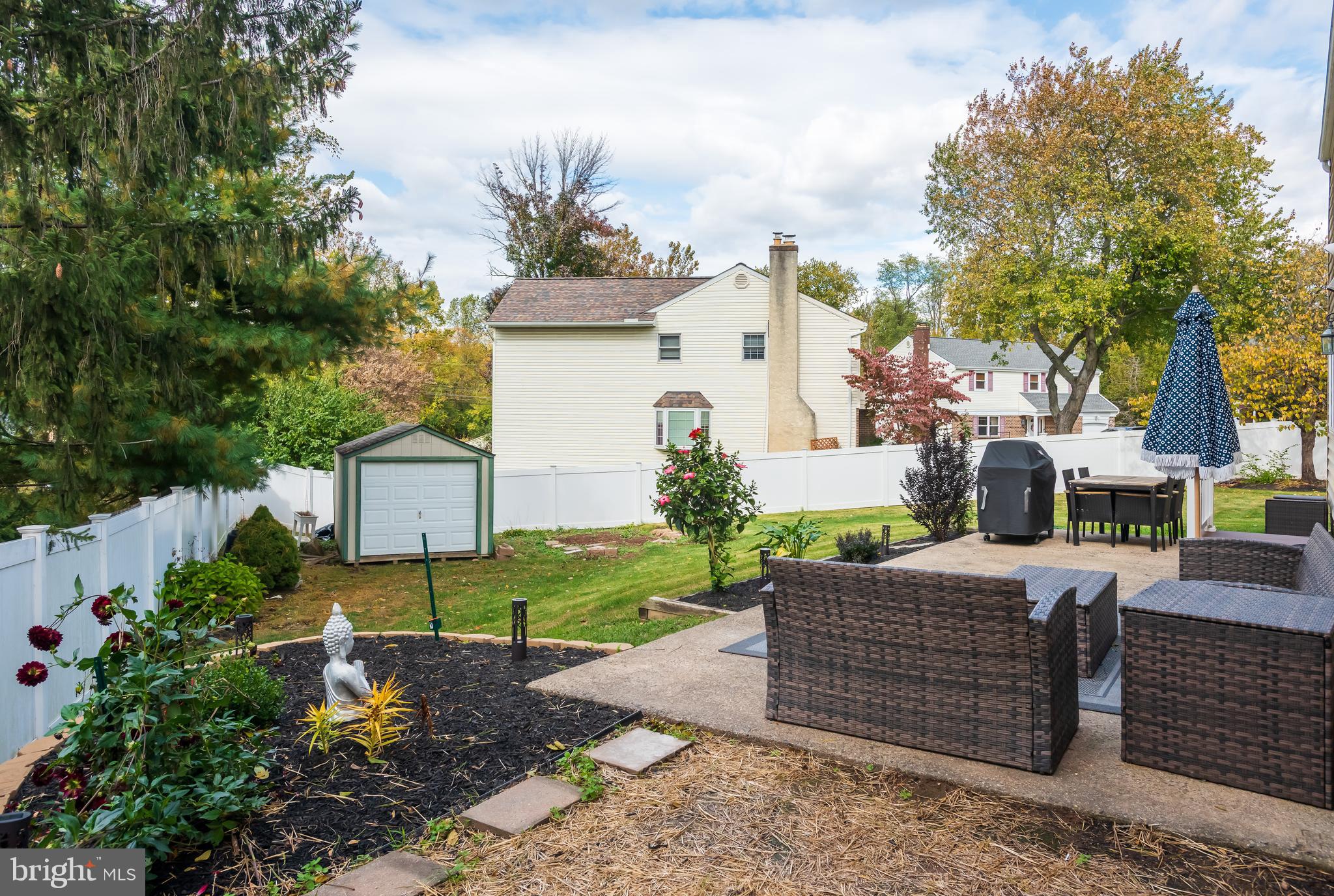 735 CHAMPLAIN DRIVE