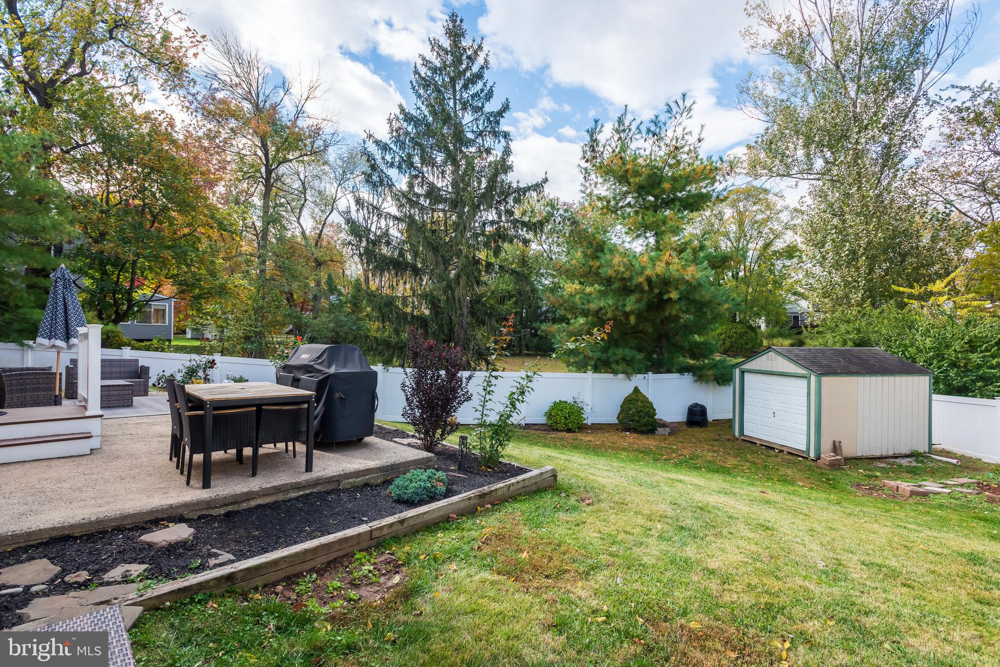 735 CHAMPLAIN DRIVE