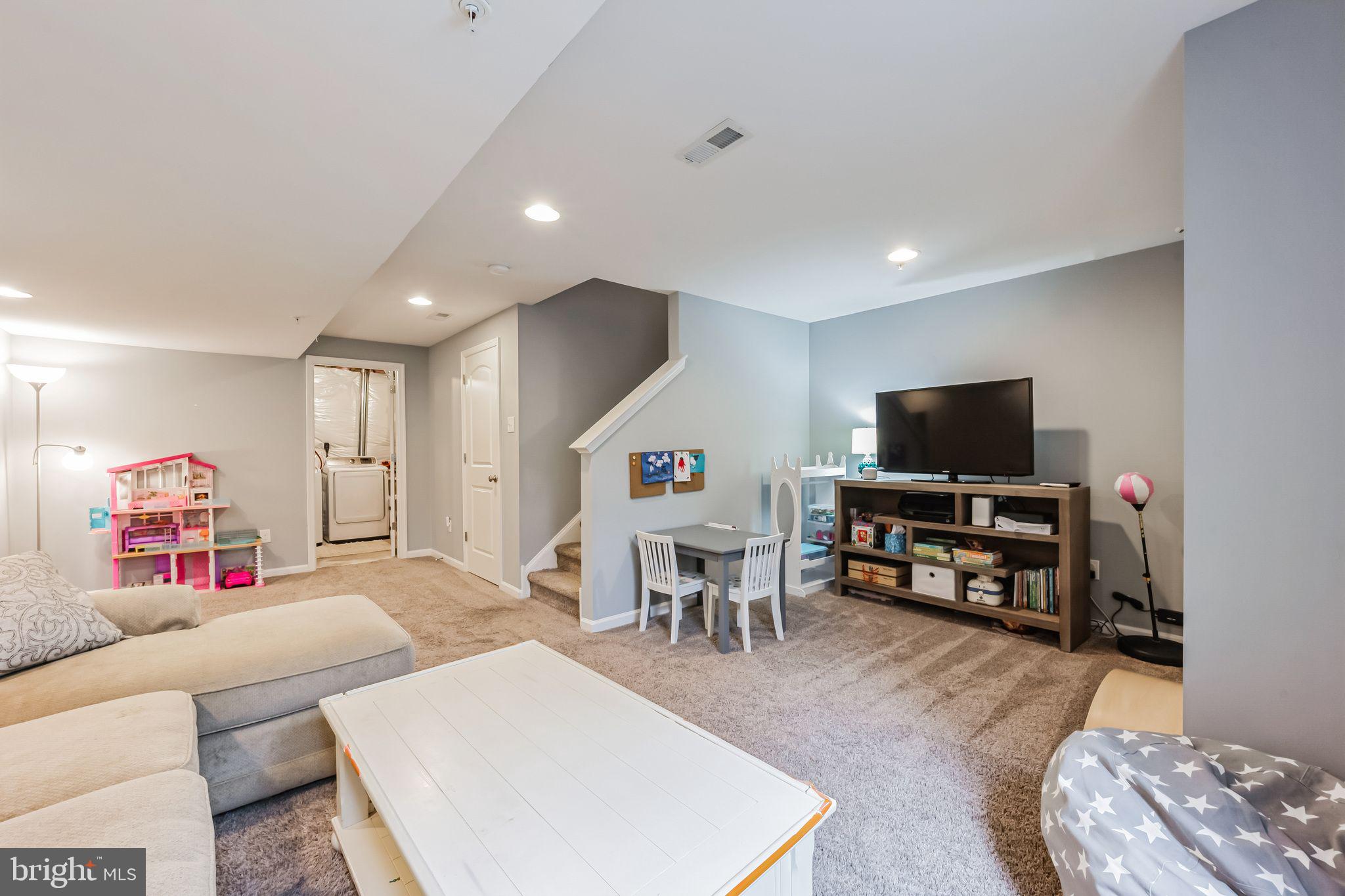 CARRIAGE HILL - Residential Lease