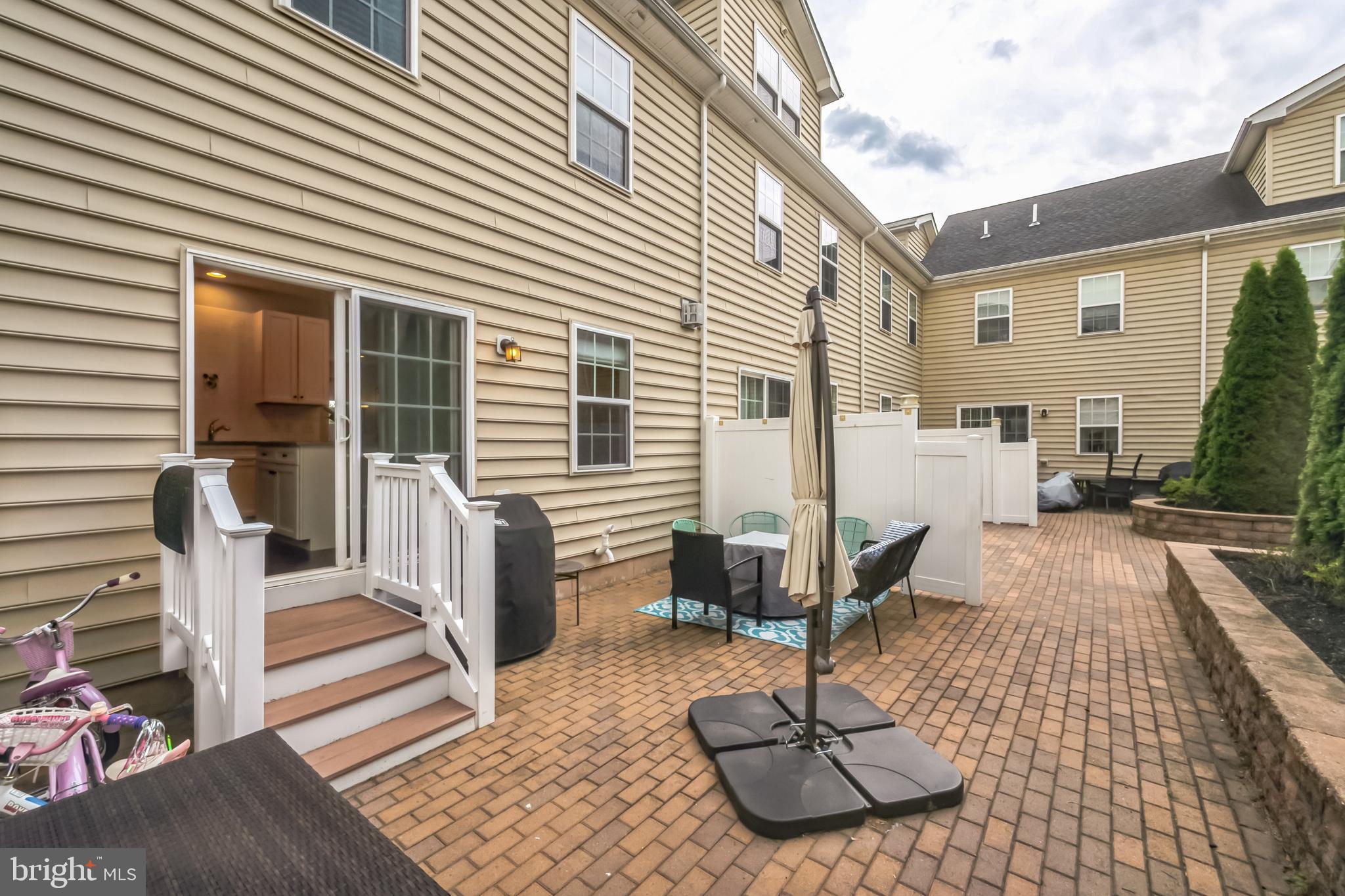 CARRIAGE HILL - Residential Lease