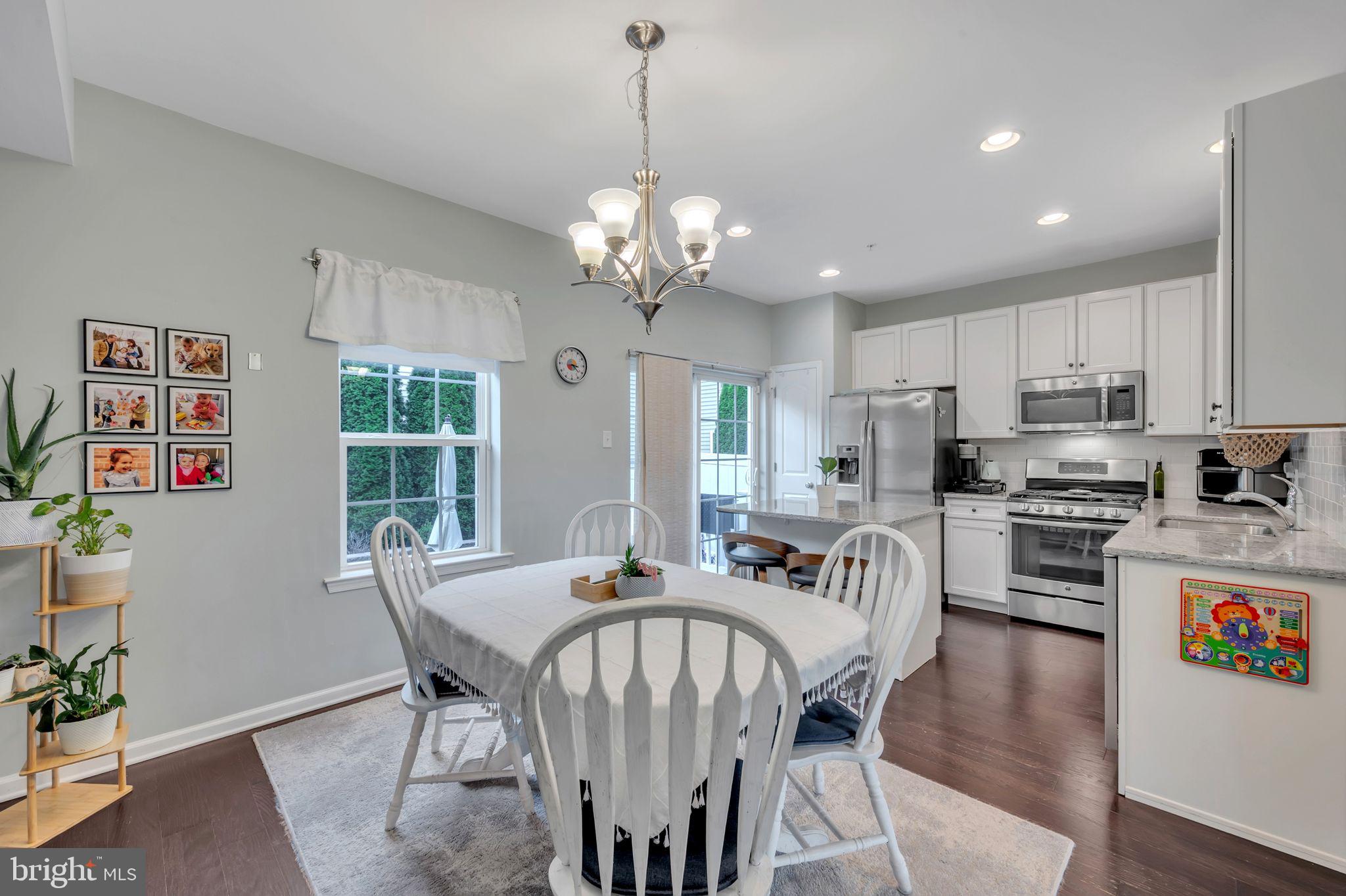 CARRIAGE HILL - Residential Lease