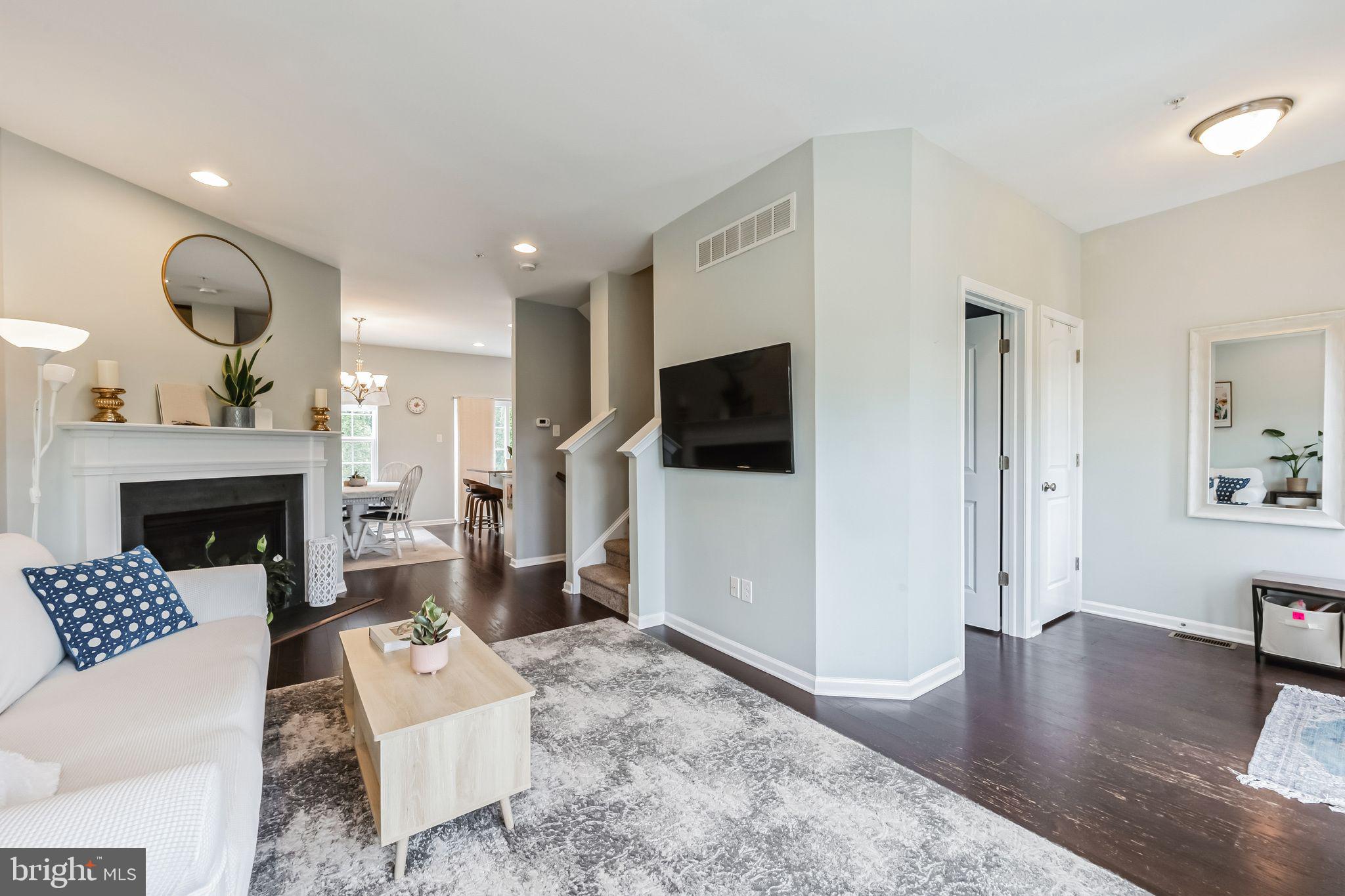 CARRIAGE HILL - Residential Lease