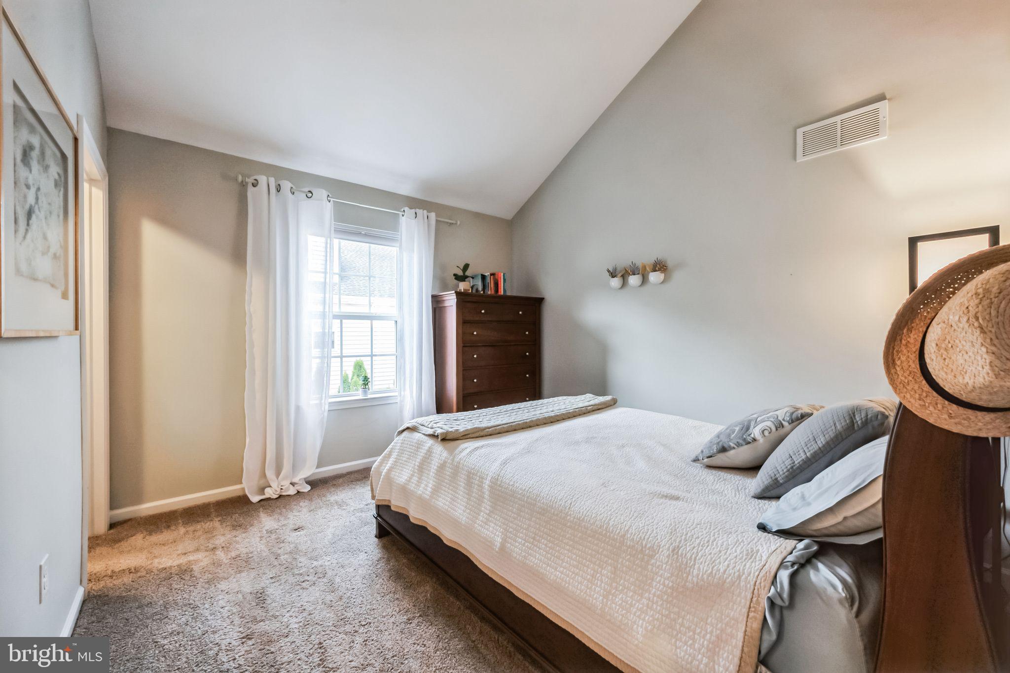 CARRIAGE HILL - Residential Lease