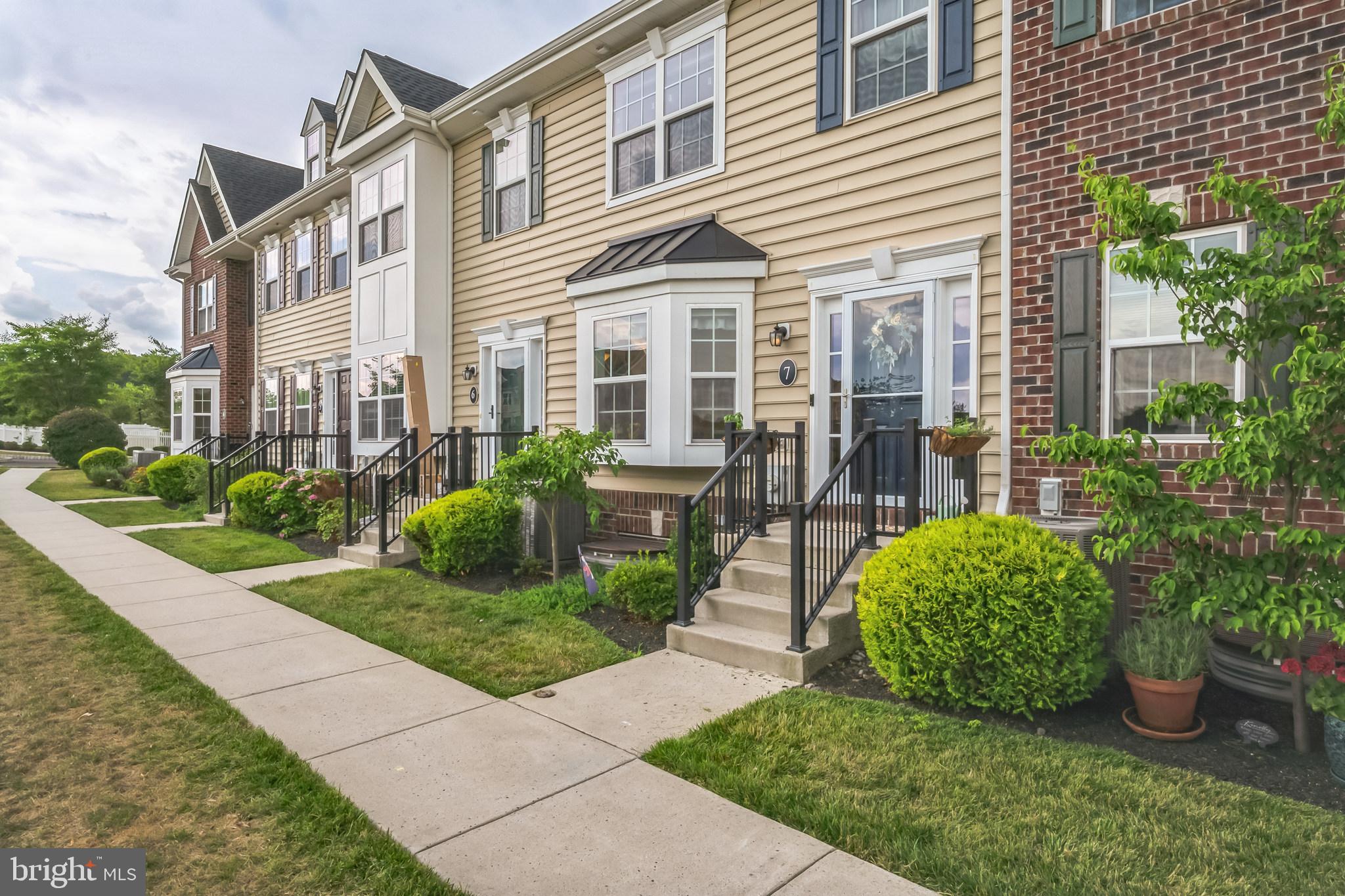 CARRIAGE HILL - Residential Lease