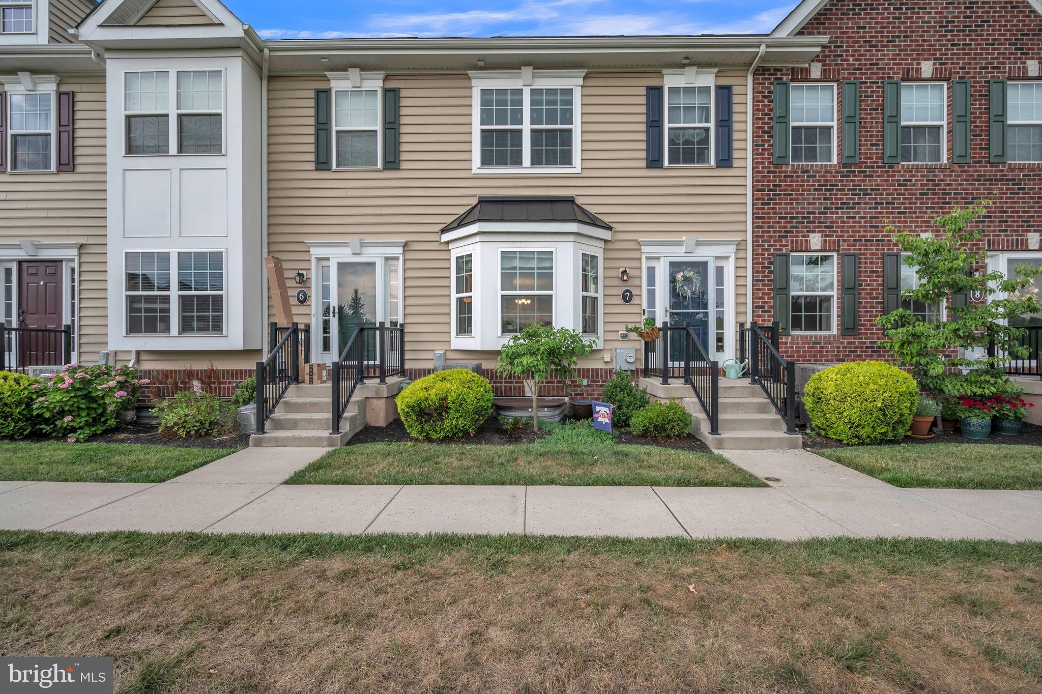 CARRIAGE HILL - Residential Lease