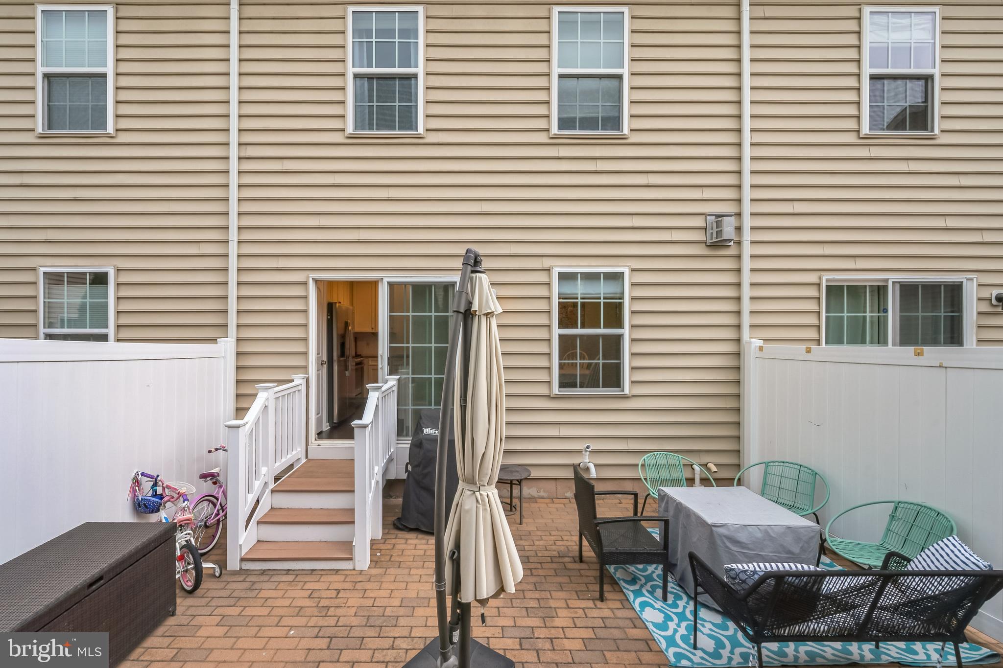 CARRIAGE HILL - Residential Lease