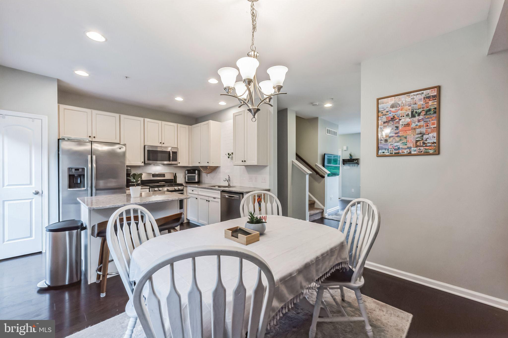 CARRIAGE HILL - Residential Lease