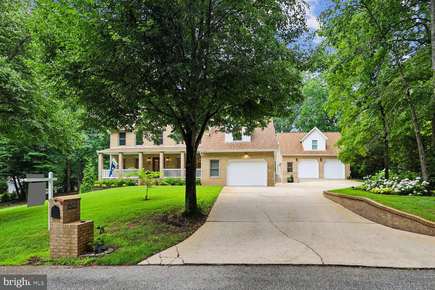 1602 LOCKSLEY DRIVE