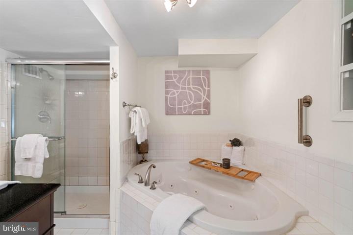 FAIRWAY MANOR ESTATES - Residential Lease