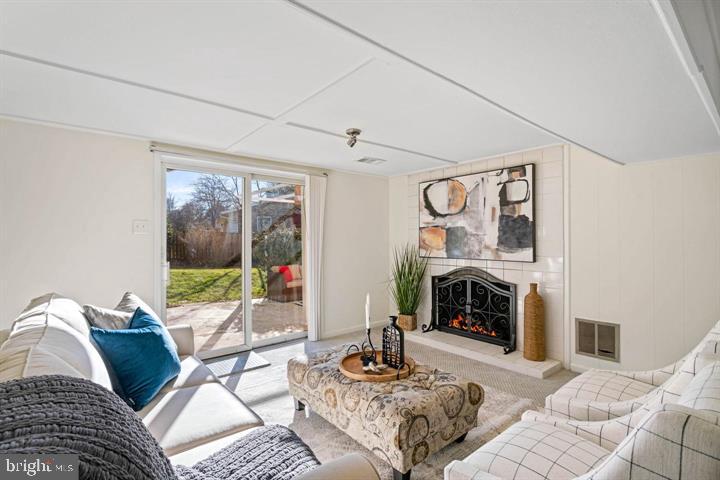 FAIRWAY MANOR ESTATES - Residential Lease