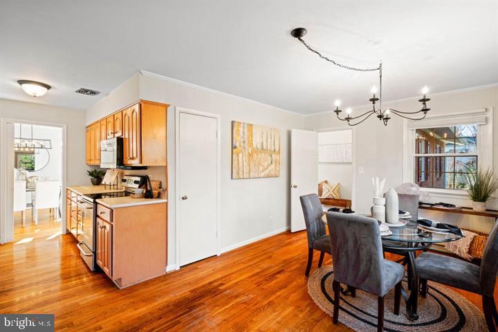 FAIRWAY MANOR ESTATES - Residential Lease