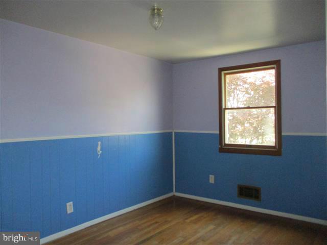 FOX RIDGE MANOR - Residential