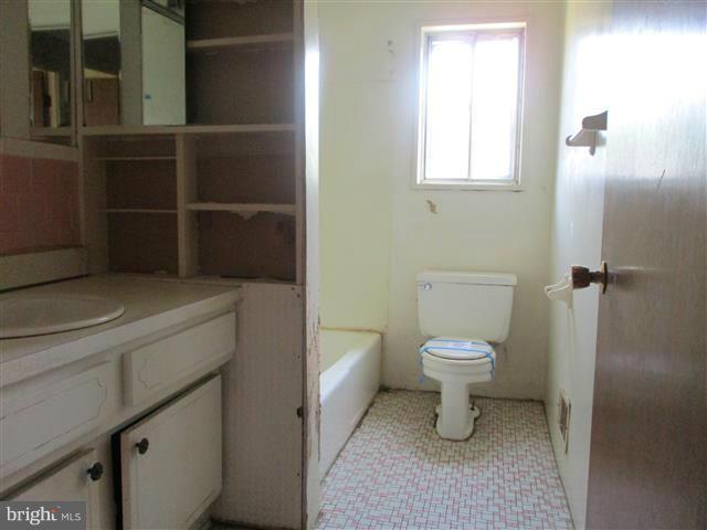 FOX RIDGE MANOR - Residential