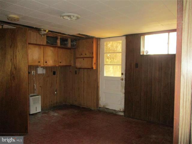 FOX RIDGE MANOR - Residential