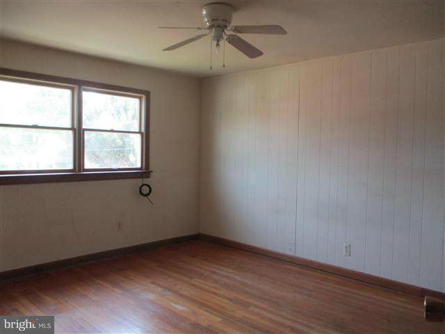 FOX RIDGE MANOR - Residential