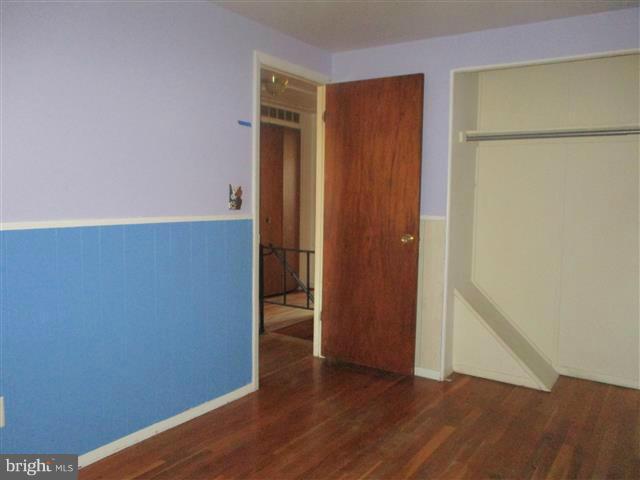 FOX RIDGE MANOR - Residential