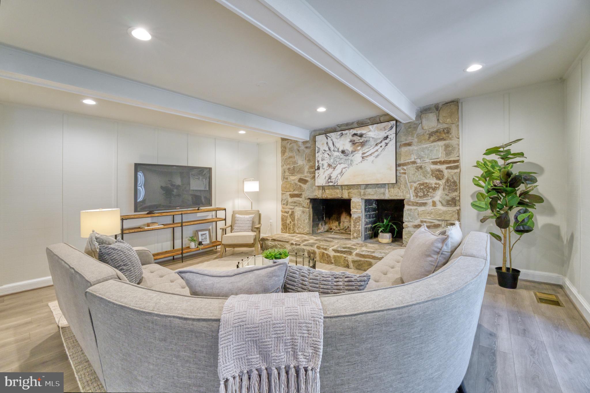 MANTUA - Residential