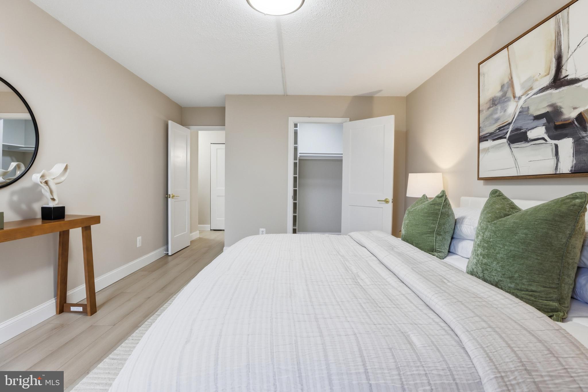 IDYLWOOD TOWERS CONDO - Residential