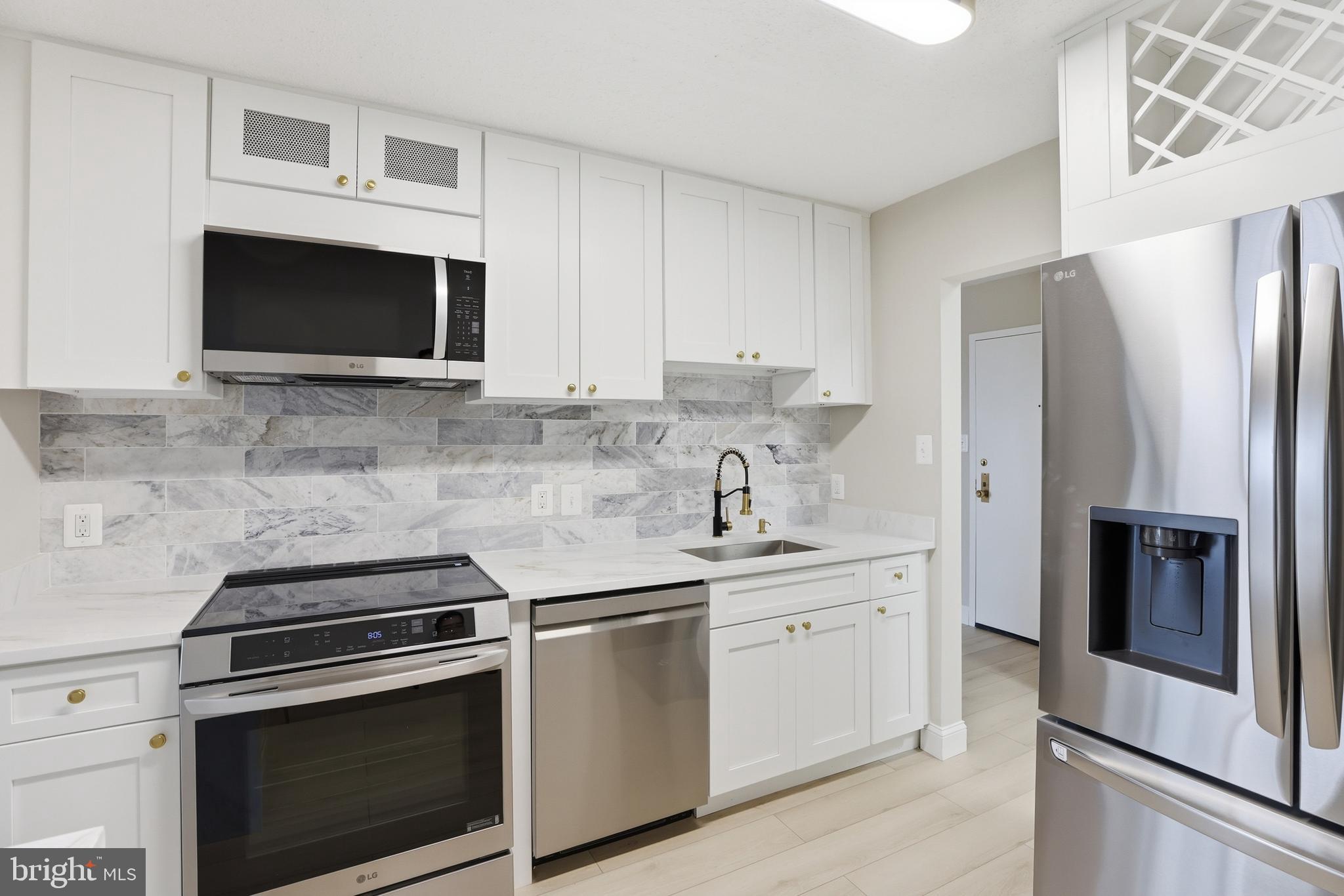 IDYLWOOD TOWERS CONDO - Residential