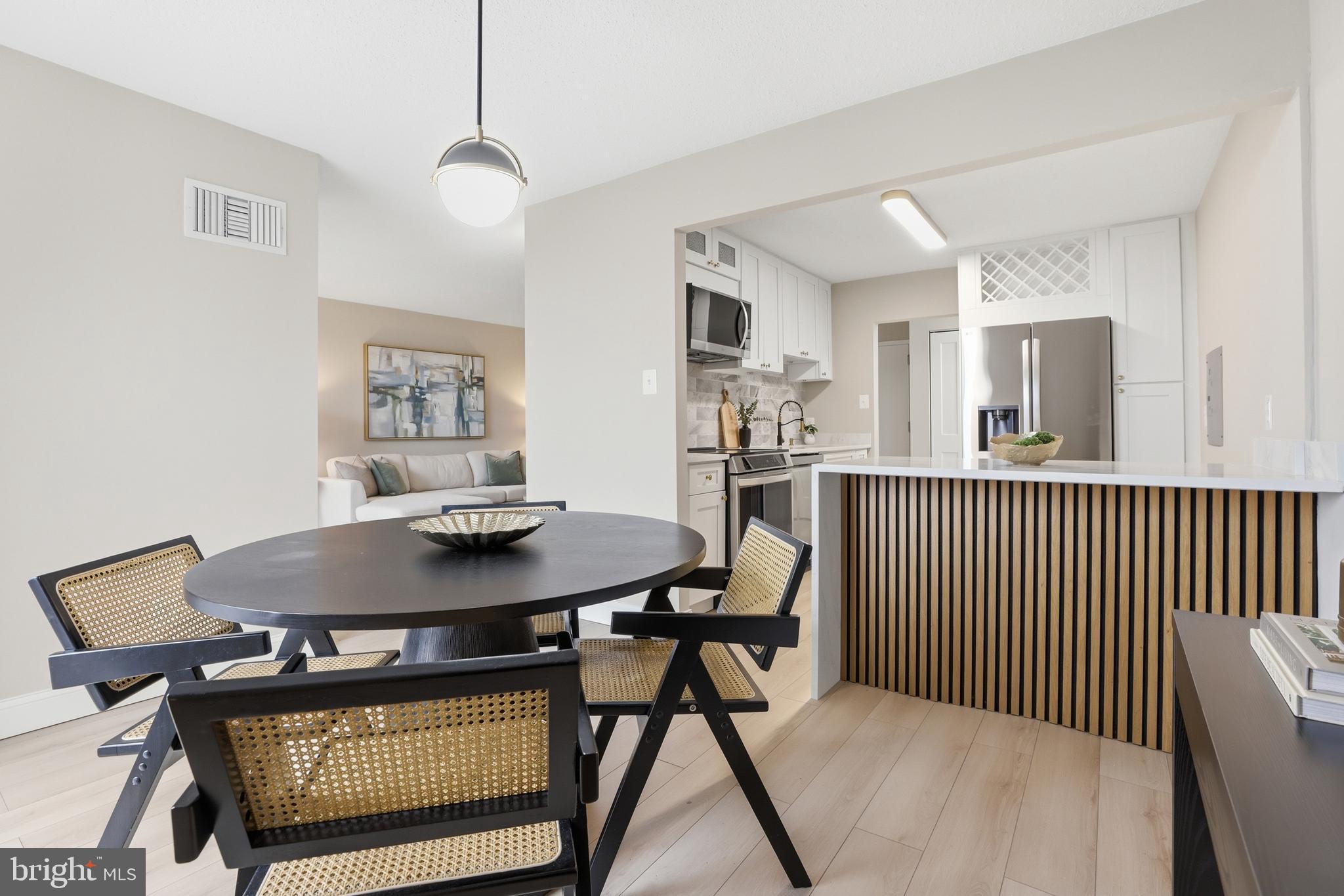 IDYLWOOD TOWERS CONDO - Residential