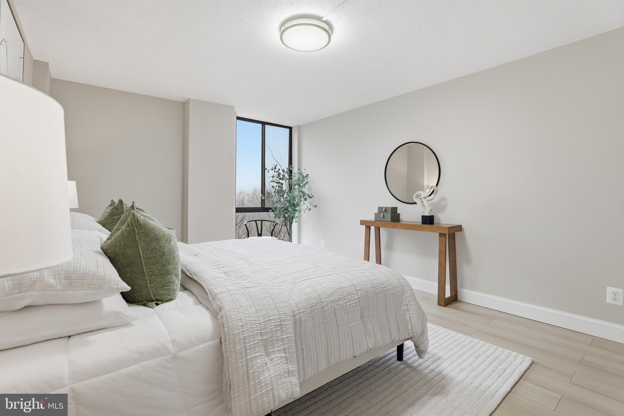 IDYLWOOD TOWERS CONDO - Residential