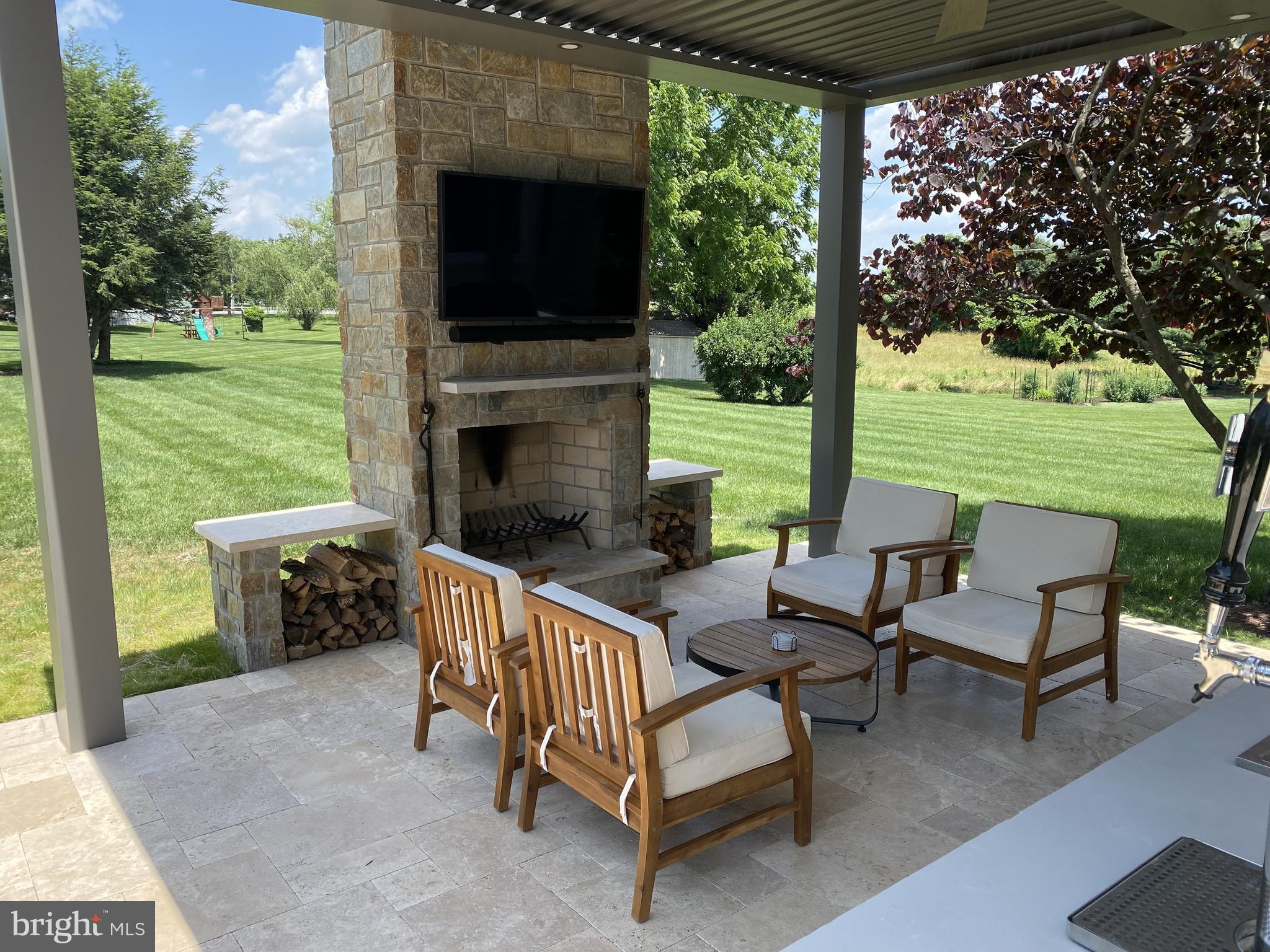 7111 BROOKSHIRE LANE