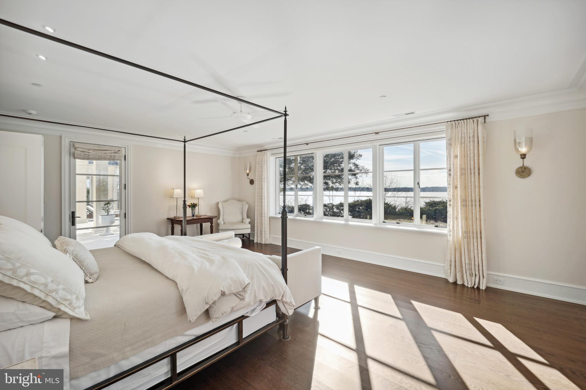 GIBSON ISLAND - Residential