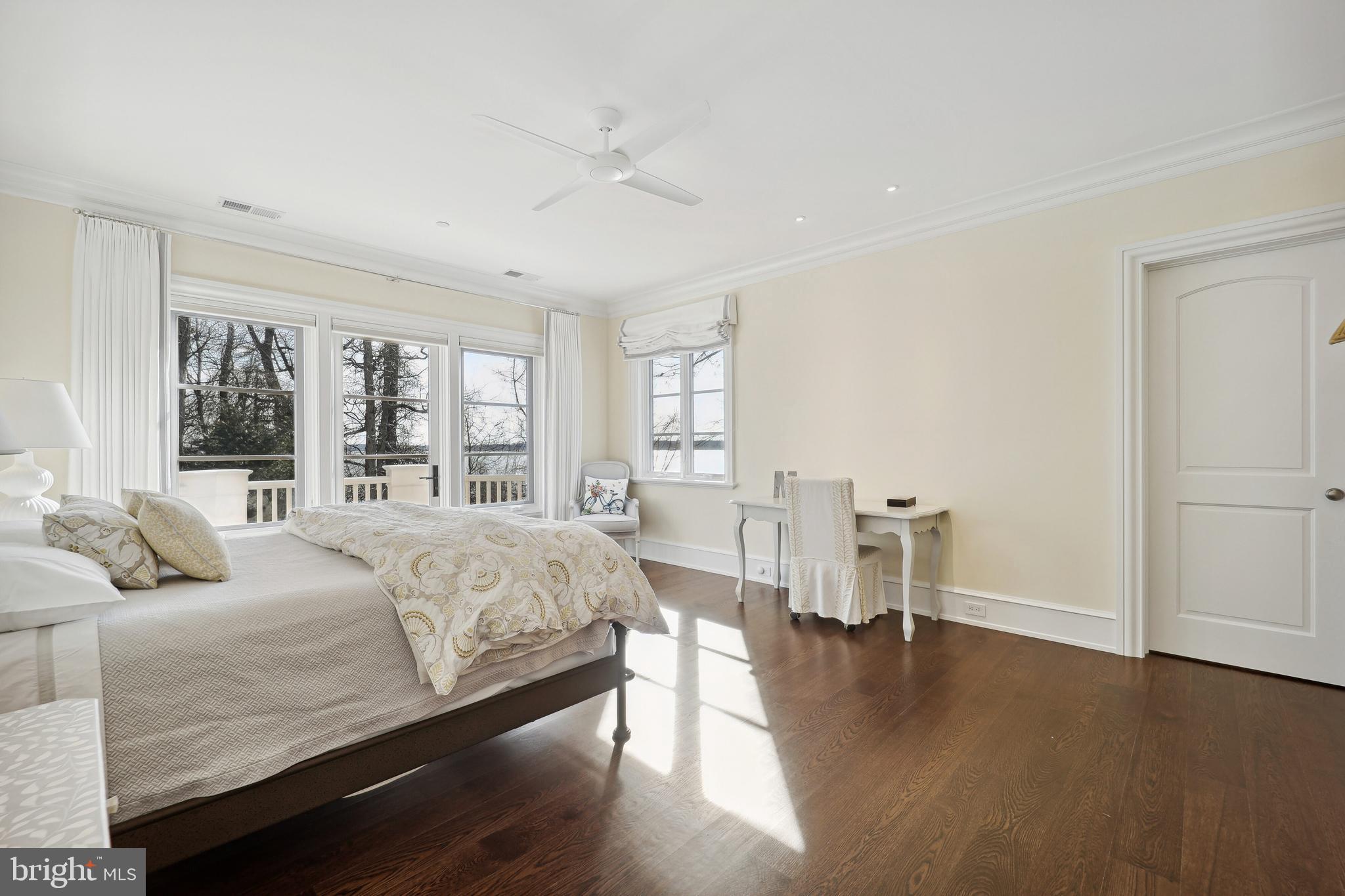 GIBSON ISLAND - Residential