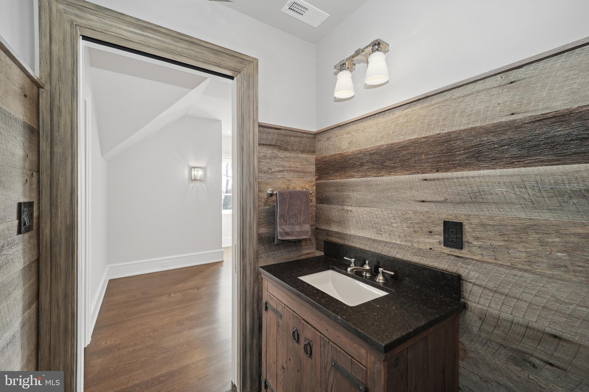 GIBSON ISLAND - Residential