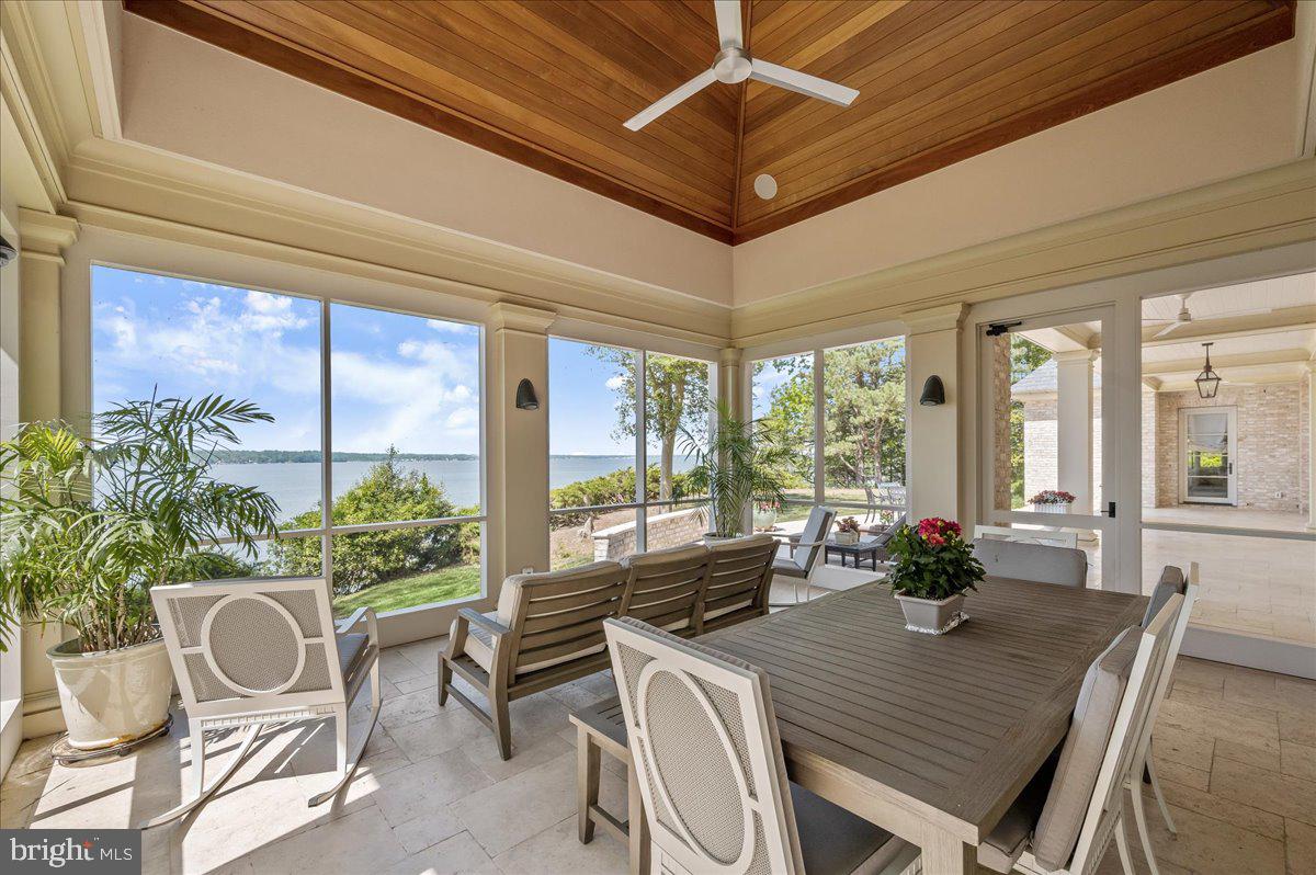 GIBSON ISLAND - Residential