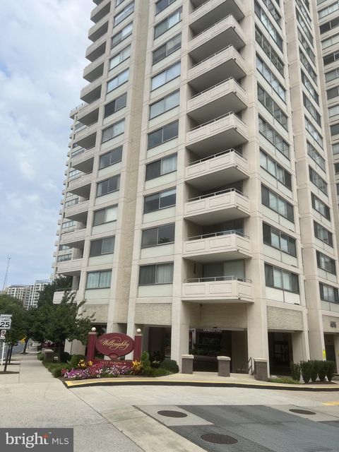 Photo of 4515 Willard Avenue #503, CHEVY CHASE, MD 20815 (MLS # MDMC2105650)