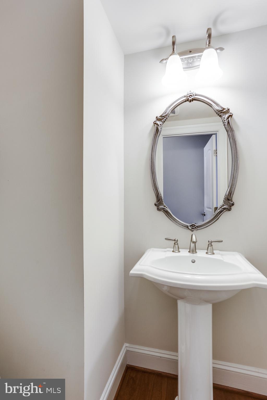 FAIRWOOD-PHASE 2-PLAT 10 - Residential Lease